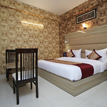 Airport Hotel Hsp New Delhi Exterior photo