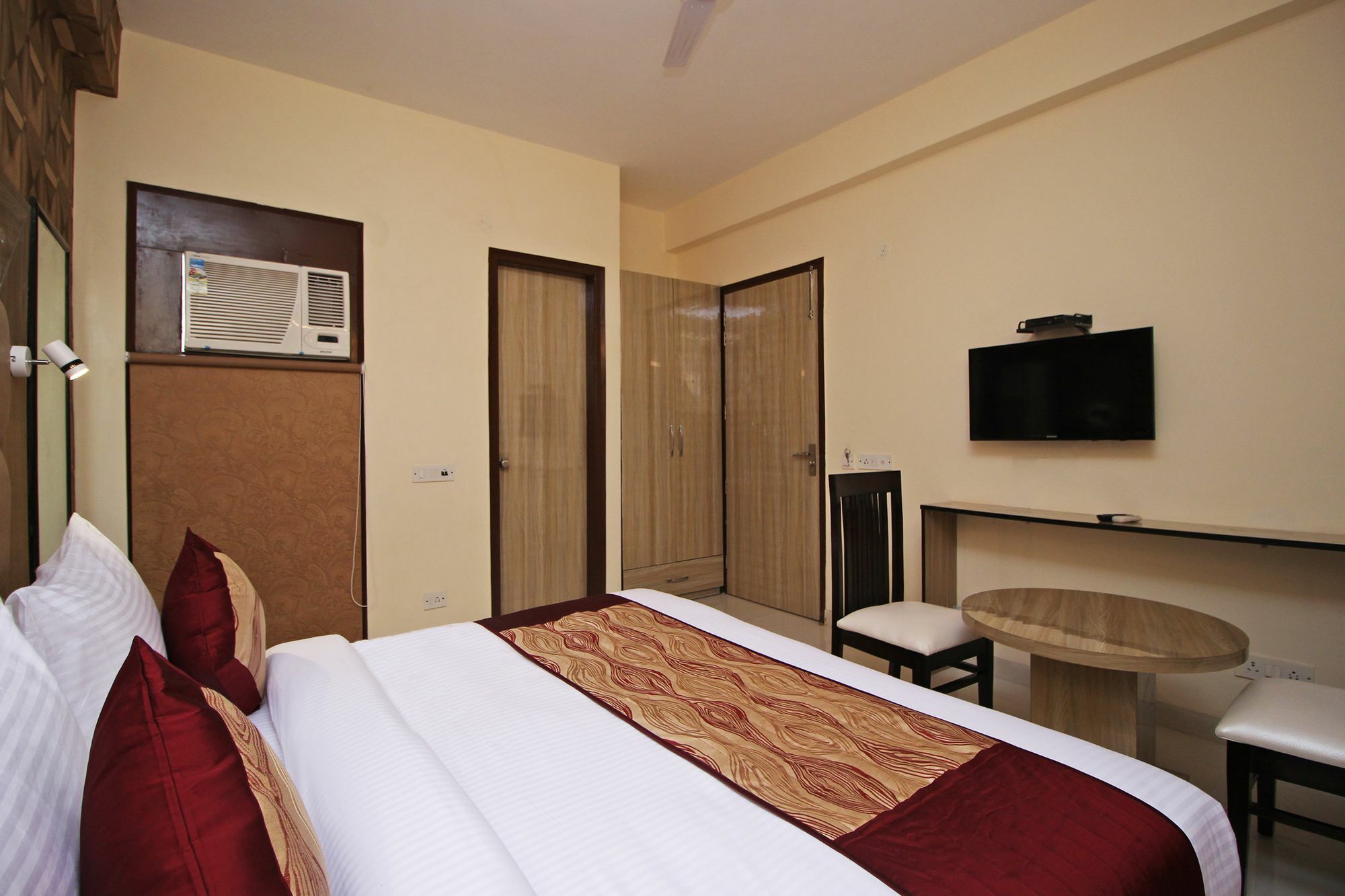 Airport Hotel Hsp New Delhi Exterior photo
